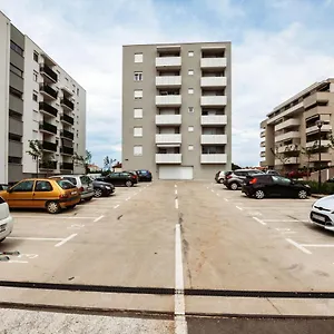 https://apartman-martina.hotelinzadar.com